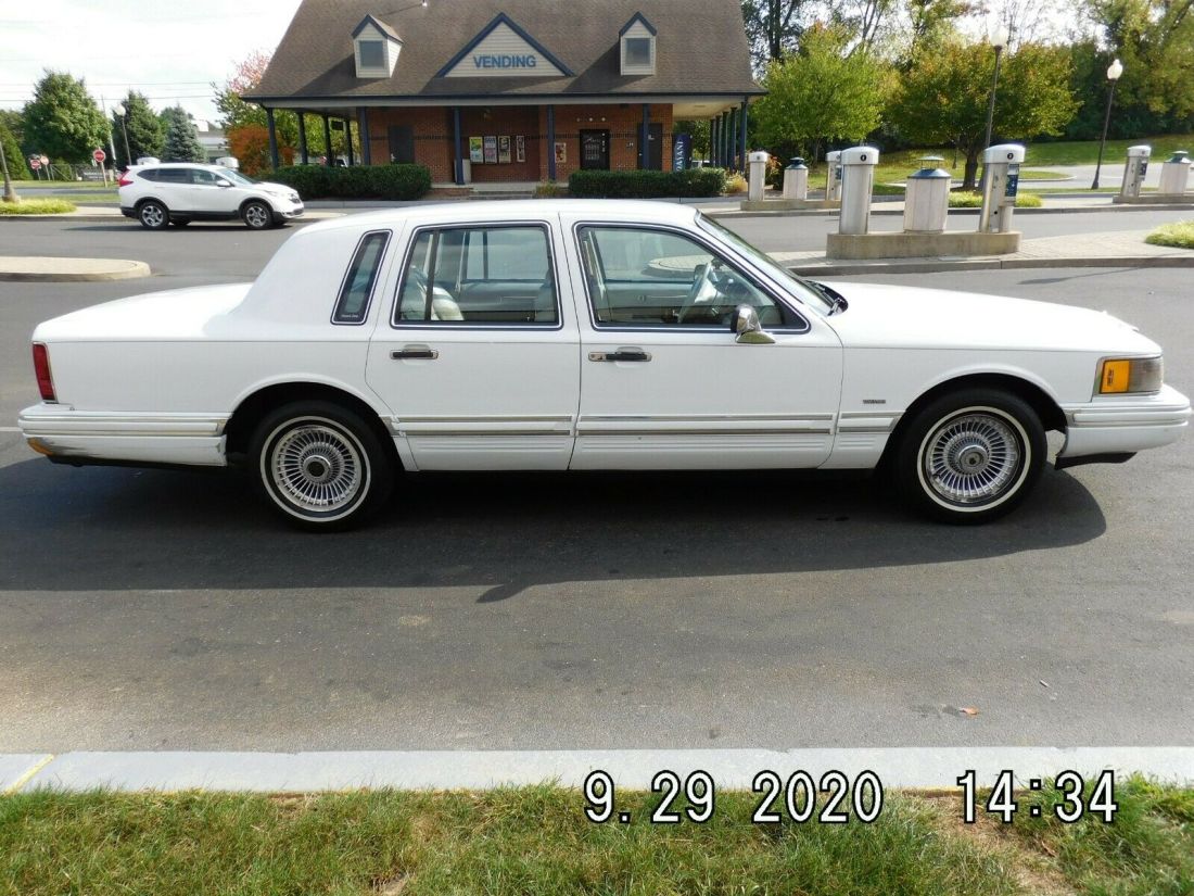 1991 Lincoln Town Car - photo 4
