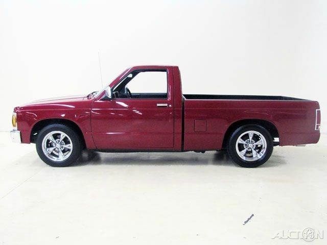 1991 Chevrolet S-10 Base 2dr Standard Cab SB - photo 2