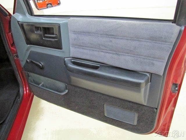 1991 Chevrolet S-10 Base 2dr Standard Cab SB - photo 9