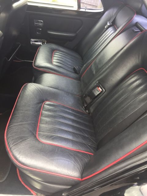 1991 Bentley Mulsanne black w/Red - photo 10
