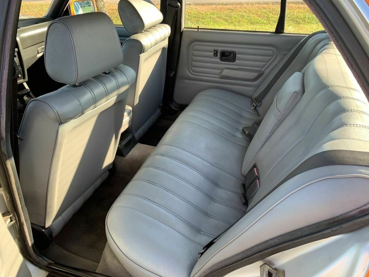 1991 BMW 3-Series 325iX AWD 4dr Sedan - photo 12