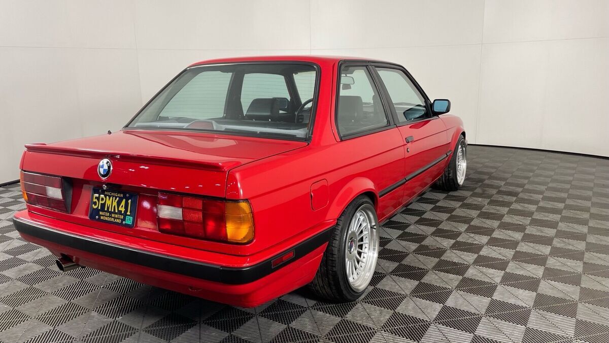 1991 BMW 3-Series IS - photo 6