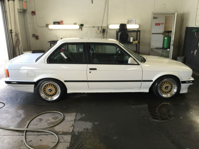 1991 BMW 3-Series 318is - photo 2