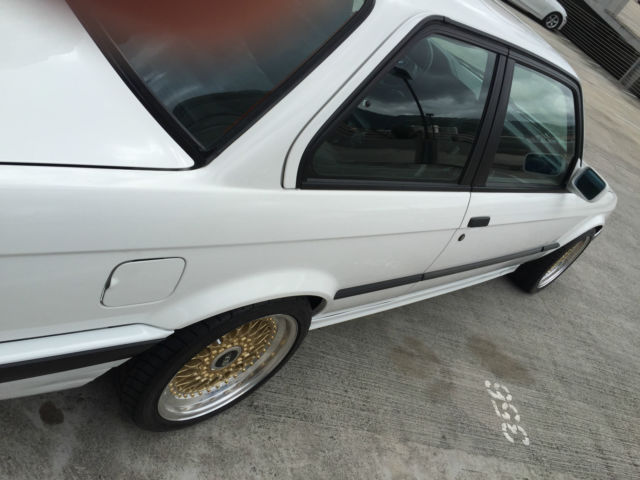 1991 BMW 3-Series 318is - photo 4