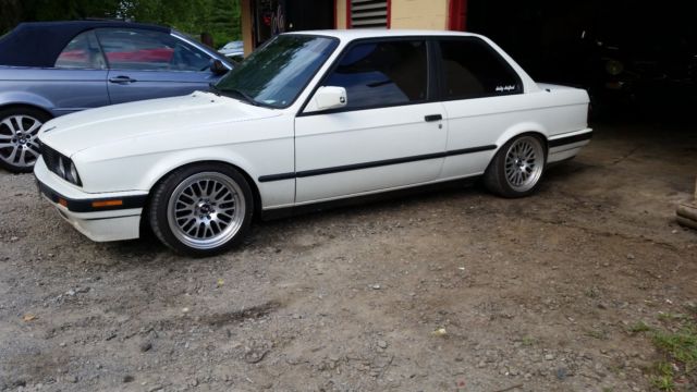 1991 BMW 318is E30 1991 BMW 3-Series 318is