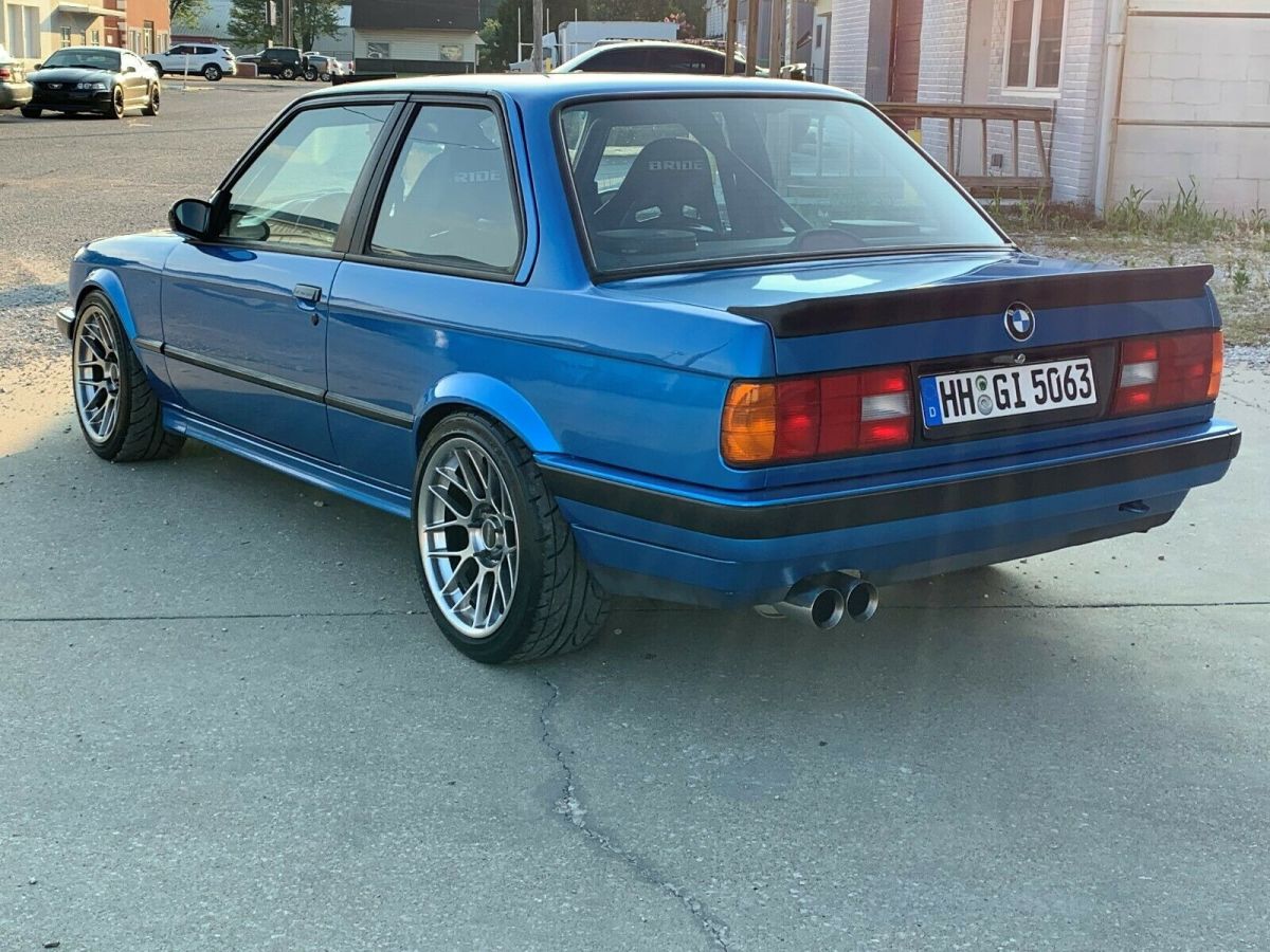 1991 BMW 3-Series 318is - photo 3