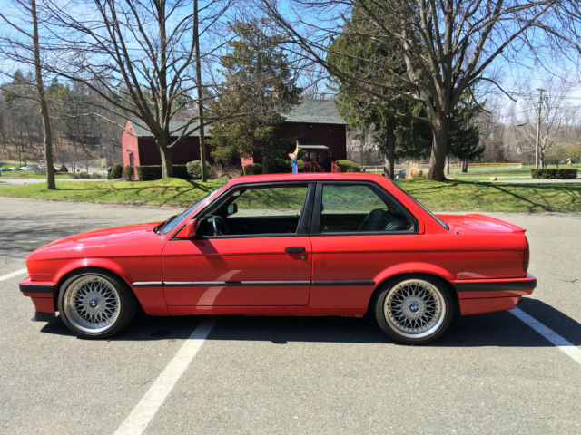 1991 BMW 318is - S52 Swap, E30/E36 M3 Five-Lug, Recaros, Coilovers 1991 BMW 3-Series 318is