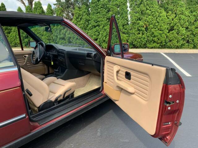 1991 BMW 3-Series Convertible - photo 11