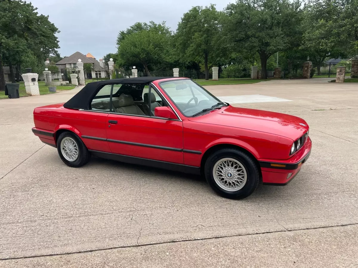1991 BMW 325I Convertible. new tires, just serviced, drives nice, cold a/c 1991 BMW 325i Convertible