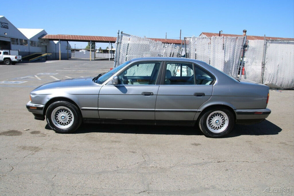 1991 BMW 5-Series 535i - photo 2