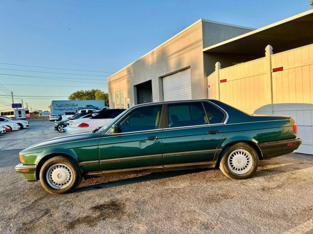 1991 BMW 7-Series 735iL 4D Sedan - photo 2