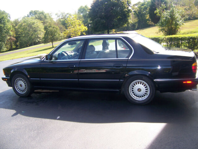 1991 BMW 735iL Sedan 4-Door 3.5L V6 Auto RWD Rare, Classic, Collectible Luxury 1991 BMW 7-Series Luxury