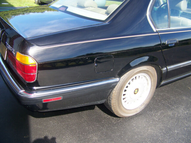 1991 BMW 7-Series Luxury - photo 2