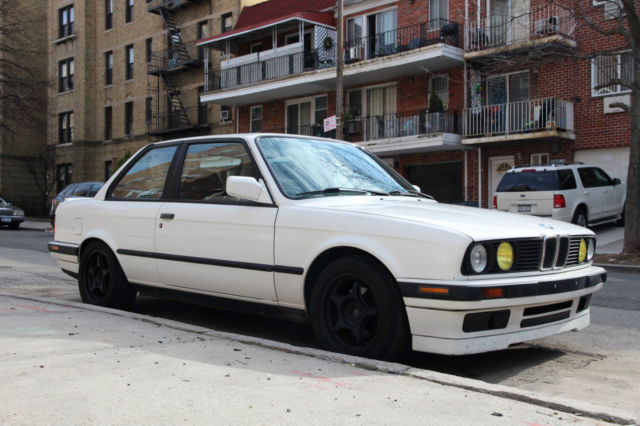 1991 BMW 3-Series 318iS - photo 2