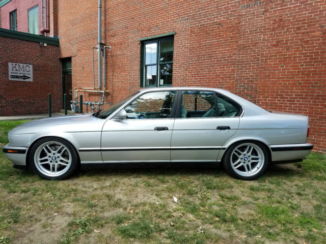 1991 BMW M5 Base 4dr Sedan Sedan 4-Door Manual 5-Speed I6 3.6L - photo 3