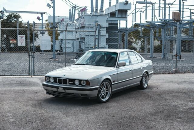 1991 BMW M5 - photo 2