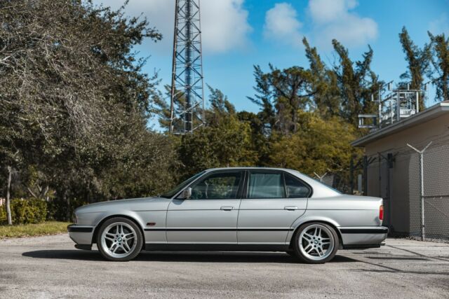 1991 BMW M5 - photo 7