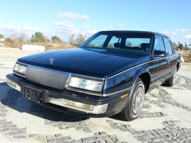 1991 Buick LeSabre Limited Sedan 4-Door - photo 3