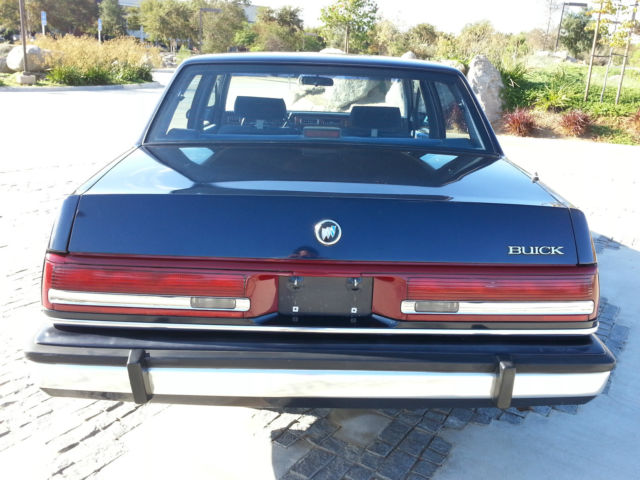 1991 Buick LeSabre Limited Sedan 4-Door - photo 8