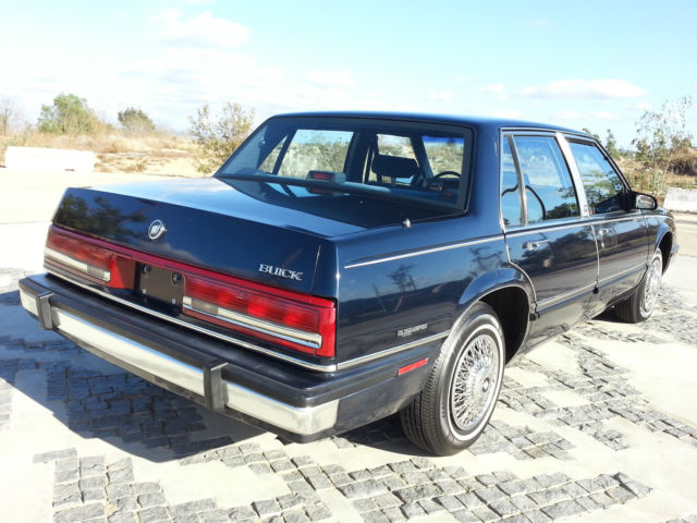 1991 Buick LeSabre Limited Sedan 4-Door - photo 9
