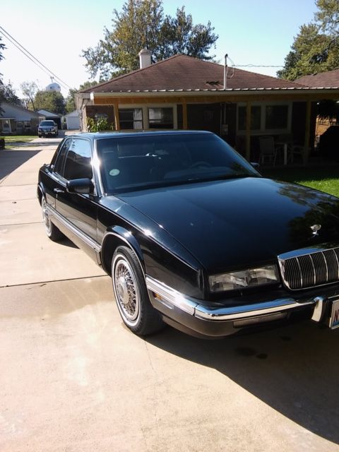 1991 Buick Riviera - photo 2