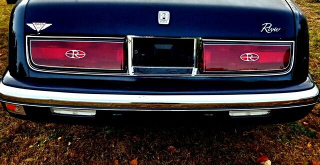 1991 Buick Riviera Grand Touring - photo 8