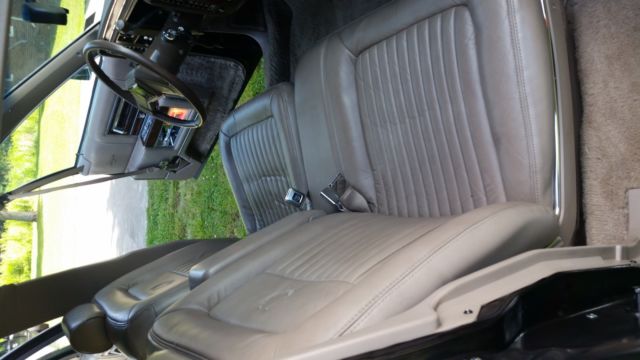 1991 Cadillac Brougham - photo 11