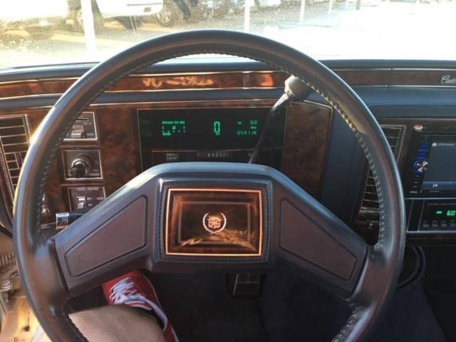 1991 Cadillac Brougham - photo 11