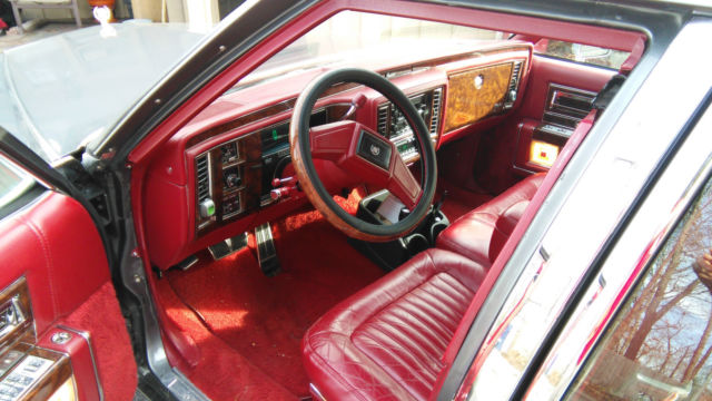 1991 Cadillac Brougham Base Sedan 4-Door - photo 11