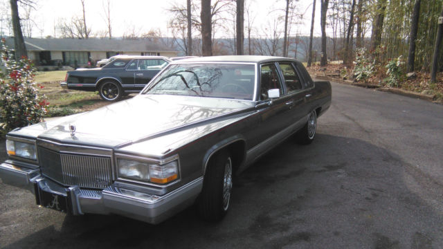 1991 Cadillac Brougham Base Sedan 4-Door - photo 12