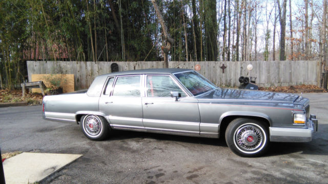 1991 Cadillac Brougham Base Sedan 4-Door - photo 2