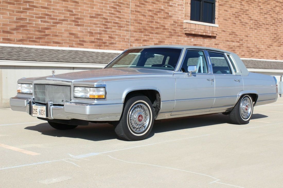 1991 Cadillac Brougham 5.0L V8 66,000 miles Very clean car all original 1991 Cadillac Brougham