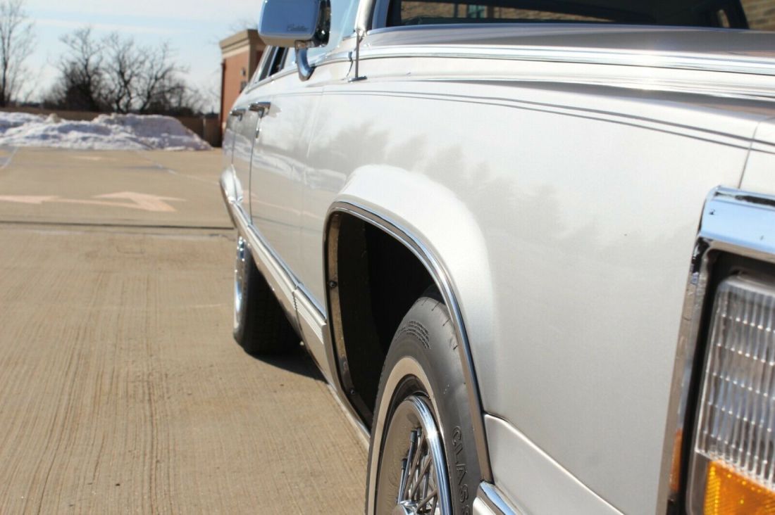1991 Cadillac Brougham - photo 3