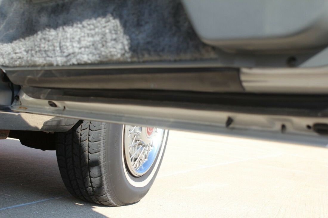 1991 Cadillac Brougham - photo 8