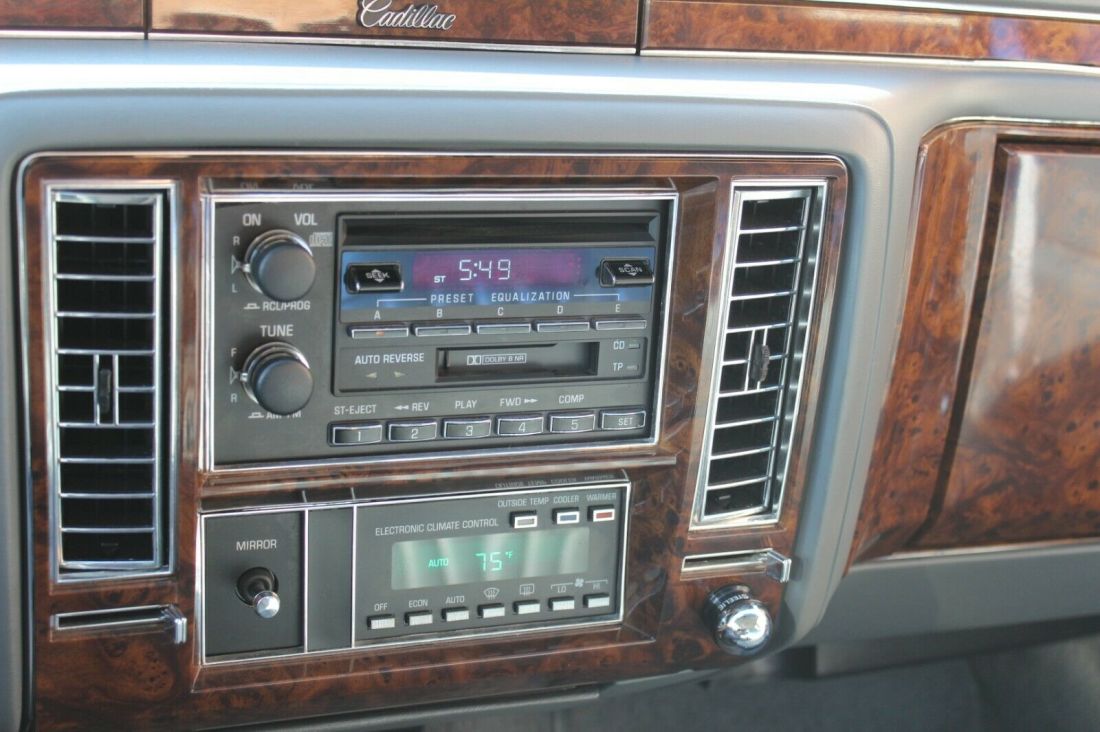 1991 Cadillac Brougham - photo 9
