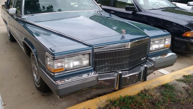 1991 Cadillac Brougham Base Sedan 4-Door - photo 3