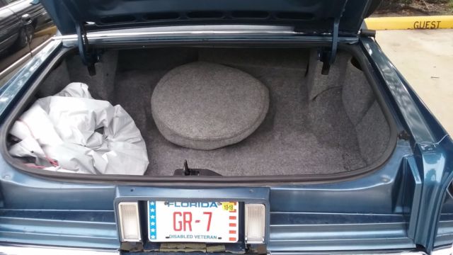 1991 Cadillac Brougham Base Sedan 4-Door - photo 4