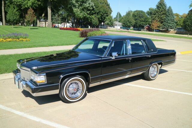 1991 Cadillac Brougham d'Elegance, 5.7 liter, triple black, genuine wire wheels 1991 Cadillac Brougham d'Elegance