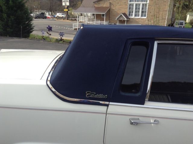 1991 Cadillac Brougham Gold - photo 4