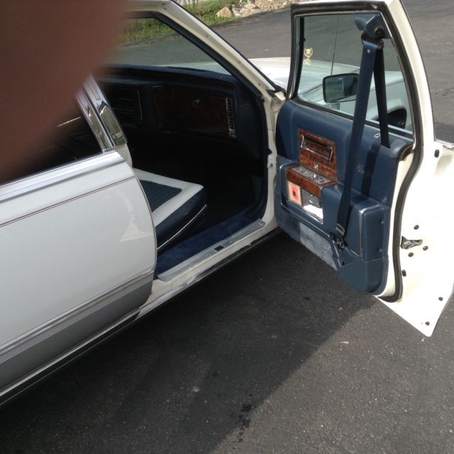 1991 Cadillac Brougham Gold - photo 9