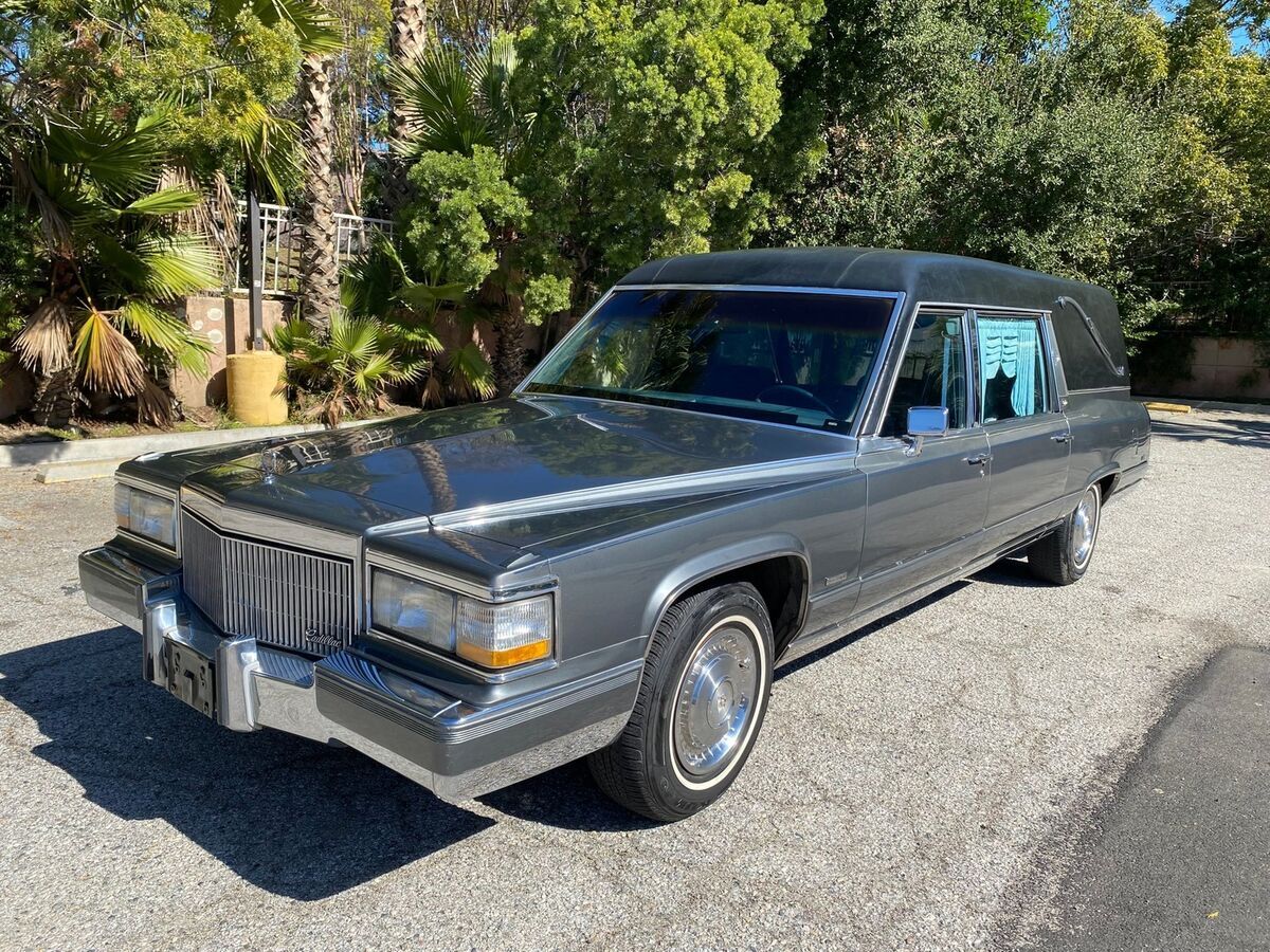 1991 Cadillac Brougham - photo 2