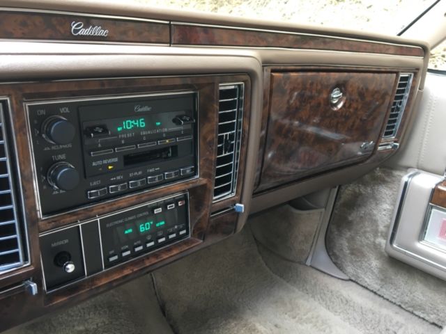 1991 Cadillac Brougham Brougham - photo 9
