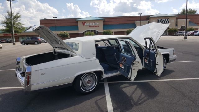 1991 Cadillac Brougham - photo 4