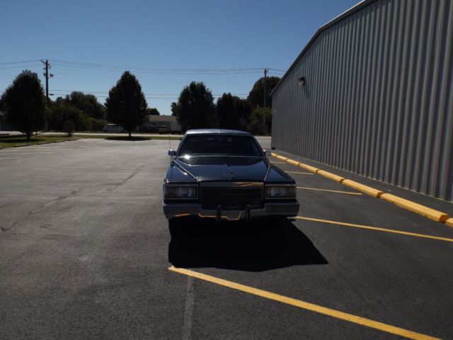 1991 Cadillac Brougham six door - photo 2