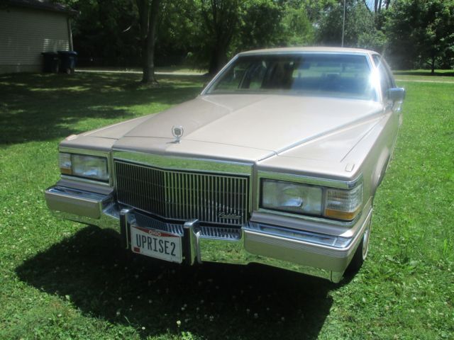 1991 Cadillac Brougham - LOW miles -20.646 1991 Cadillac Brougham Brougham - leather