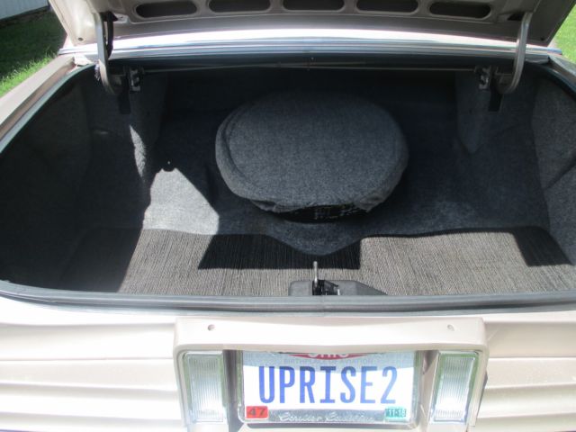 1991 Cadillac Brougham Brougham - leather - photo 9
