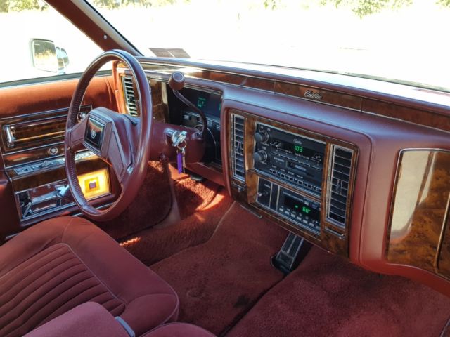 1991 Cadillac Brougham Sedan 4-Door - photo 5
