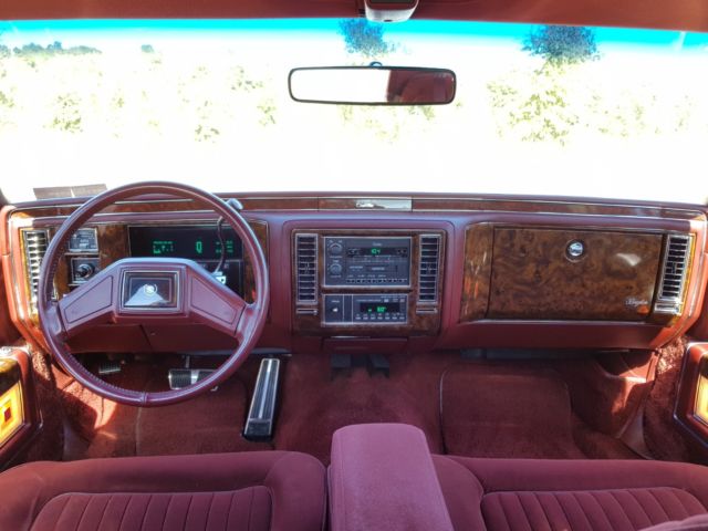 1991 Cadillac Brougham Sedan 4-Door - photo 7