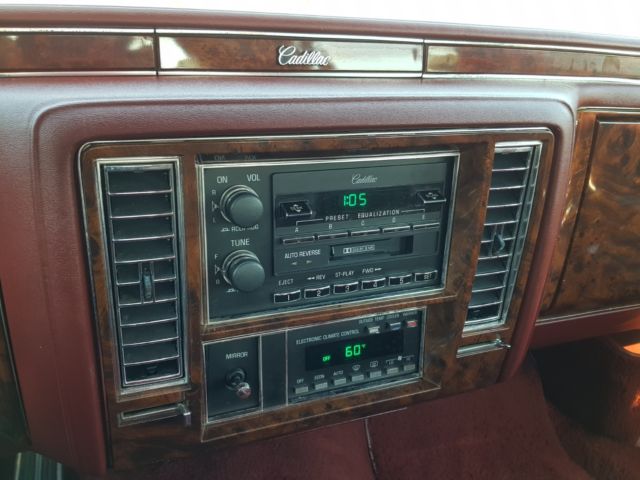 1991 Cadillac Brougham Sedan 4-Door - photo 9