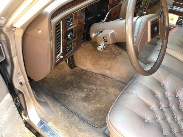 1991 Cadillac Brougham - photo 10